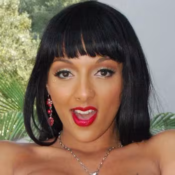 Porn actress Loona Luxx
