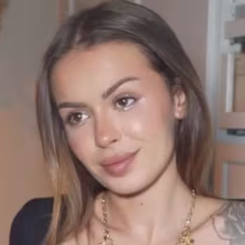 Porn actress Hot Bella