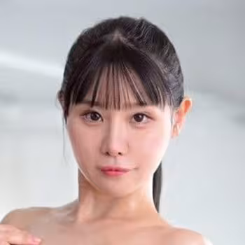 Porn actress Chiho Momokawa