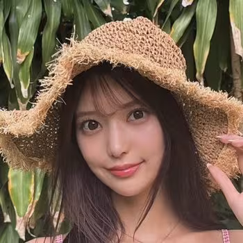 Porn actress Hana Kuraki