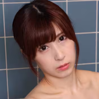 Porn actress Honoka Orihara