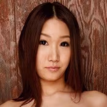 Porn actress Mikuni Maisaki