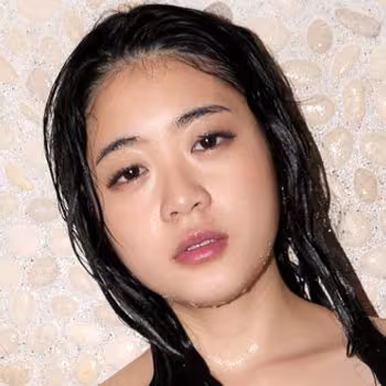 Porn actress Runa Mizuki