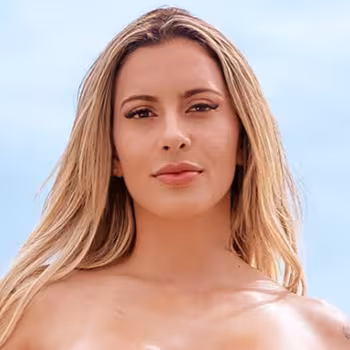 Porn actress Kenia Music