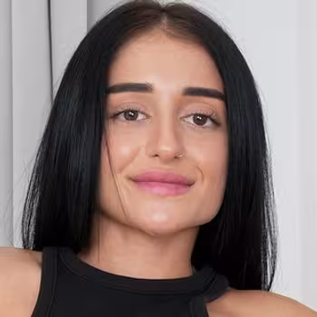 Porn actress Ara Mix
