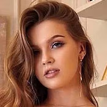Porn actress Ellie Moore