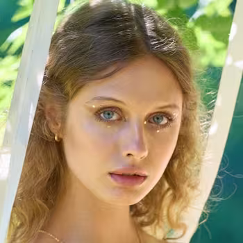 Porn actress Amelie Lou
