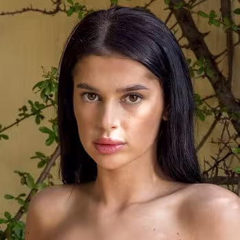 Porn actress Asandra Dewy
