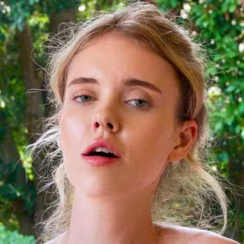 Porn actress Kira Kyox
