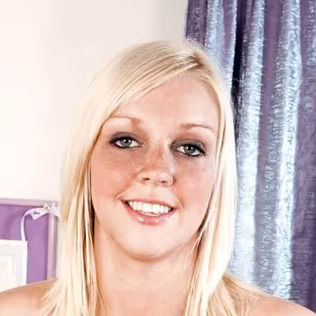 Porn actress Scarlet Lovatt