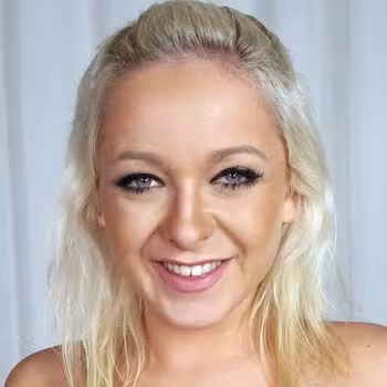 Porn actress Cleo Vixen