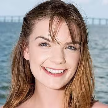 Porn actress Dahlia Red