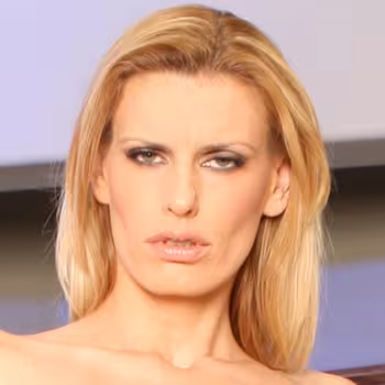 Porn actress Darryl Hanah