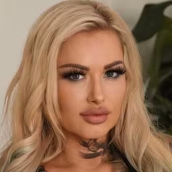 Porn actress Dez Fraser