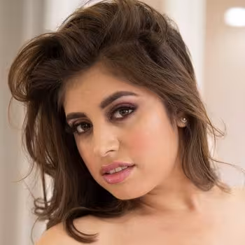 Porn actress Ella Knox