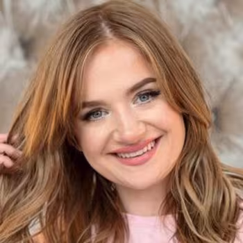 Porn actress Elsa Violet