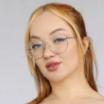 Porn actress Emma Magnolia