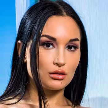 Porn actress Gabriella Paltrova