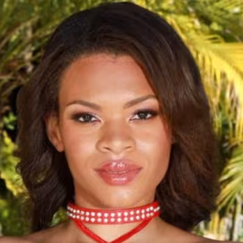 Porn actress Halle Hayes