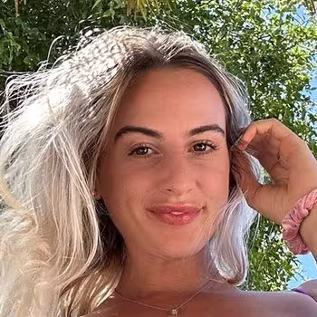 Porn actress Hannah Louu