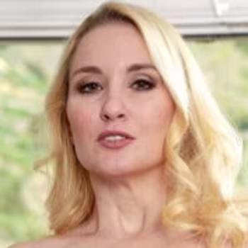 Porn actress Julia Robbie