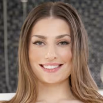 Porn actress Kamryn Jayde