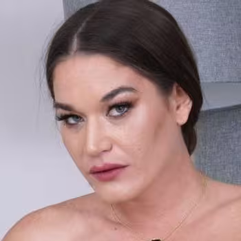 Porn actress Kendra Heart