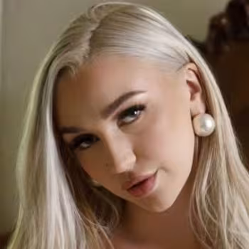 Porn actress Kendra Sunderland