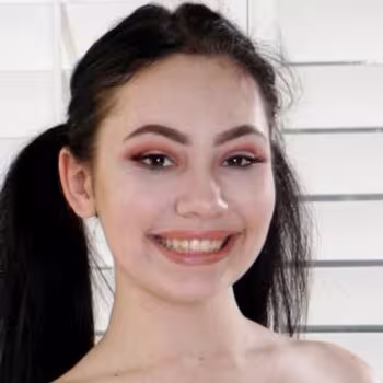 Porn actress Lenna Lux