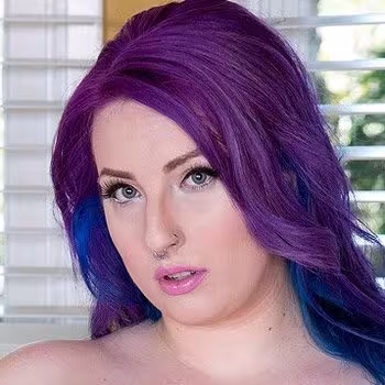 Porn actress Lola Rayne