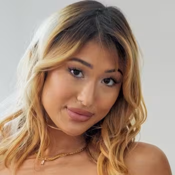 Porn actress Mina Luxx