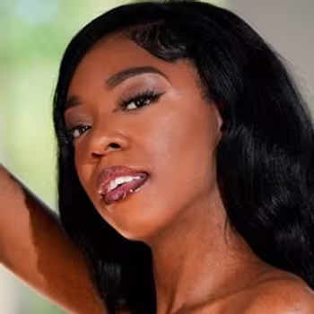 Porn actress Munro Blaxxx