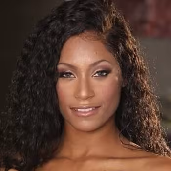 Porn actress Sarai Minx