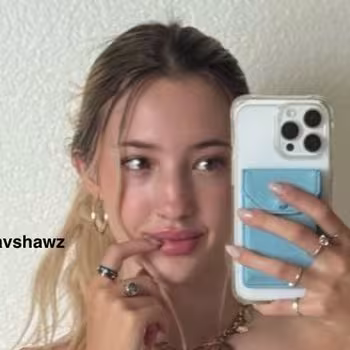 Porn actress Sav Shawz