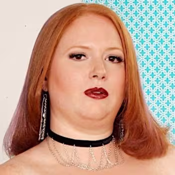 Porn actress Scarlet Raven