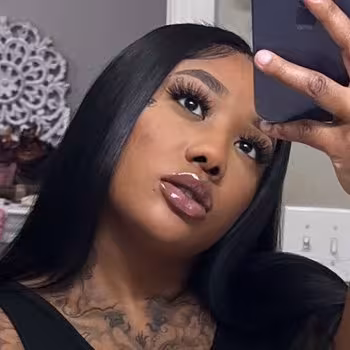 Porn actress Smoovee Groovee