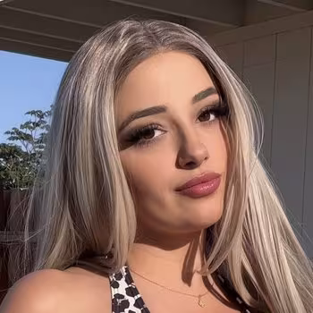 Porn actress Vanessa Emely