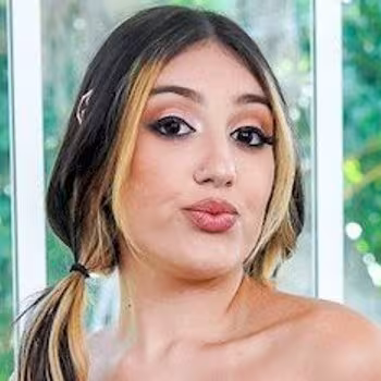 Porn actress Violet Gems