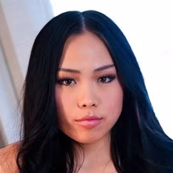 Porn actress Vivienne Vo