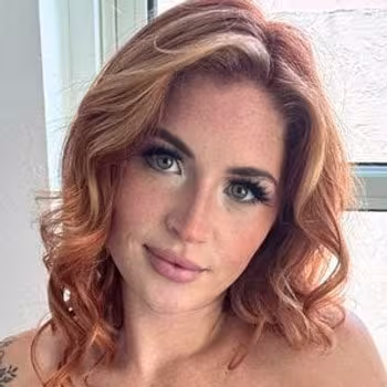 Porn actress Zoe Neli